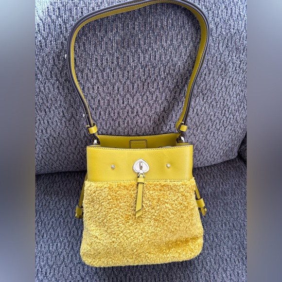 ♠️NWT Kate Spade New York Marti Faux Fur Small Bucket Bag Citron Sapphire - Picture 5 of 16